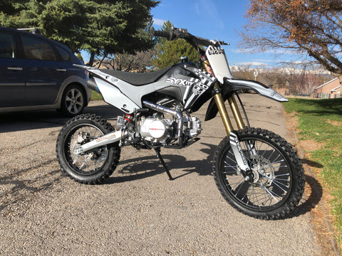 Image of KICKIN SYX 125 Dirt Bike Manual 125cc 4-Stroke Pit Bike